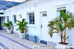 Gallery image of D White Villas in Old Yundum