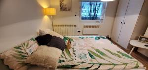 Postel nebo postele na pokoji v ubytování Sleep and drive Suites