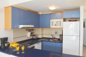 Kuchnia lub aneks kuchenny w obiekcie Casa Maresía Las Moreras con Vista Mar en primera linea y Piscina compartida
