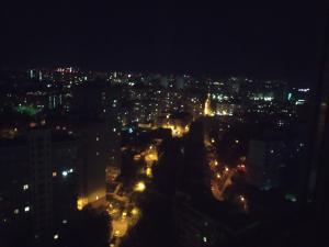 Výhľad na mesto Kyjev alebo výhľad na mesto priamo z apartmánu