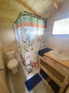 Ett badrum på Serás Libre Refugio