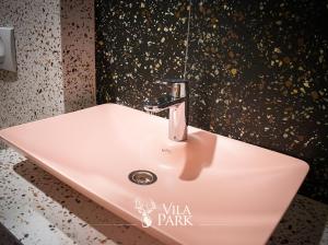 Afbeelding uit fotogalerij van Vila Park Bujtina in Prizren +7 foto's