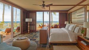 Postel nebo postele na pokoji v ubytování Four Seasons Resort Hualalai