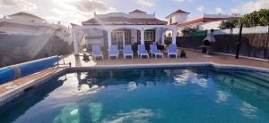 Bazén v ubytovaní Golf Villa Mira With Private Pool alebo v jeho blízkosti
