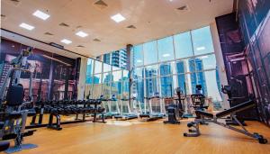 Fitness centrum a/nebo fitness zařízení v ubytování Royal Regency Suites Marina