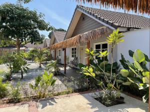 Gallery image of Lavigo Resort in Pantai Cenang