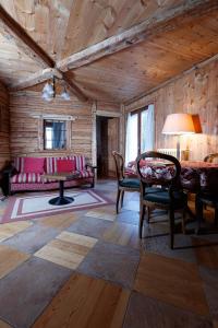 A seating area at Hotel Villa Rina