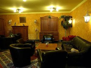 Posezení v ubytování WEST Hotel an der Sächsischen Weinstrasse