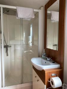 Ένα μπάνιο στο Captain's Quarters B67