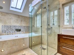 Vannituba majutusasutuses Crab Cottage +23 fotot