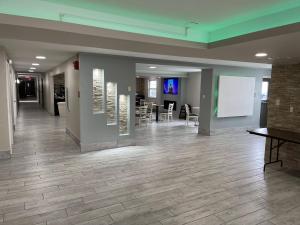 Gallery image of La Quinta Inn by Wyndham Indianapolis Airport Lynhurst in Indianapolis