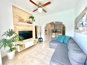 Μια τηλεόραση ή/και κέντρο ψυχαγωγίας στο Mundo Beach House, Playa San Marcos, Tenerife