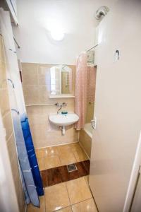 Koupelna v ubytování keleti apartment city center big flat bedroom private use + 37 fotografií