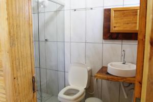 Um banheiro em Pousada Oliveira - Cambara do Sul-RS