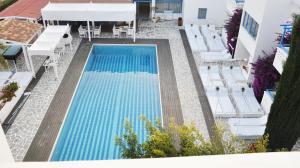 Bazén v ubytování Tasmaria Aparthotel nebo v jeho okolí