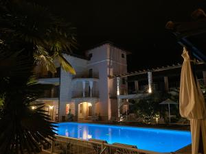 The swimming pool at or close to Residenza Le Due Torri