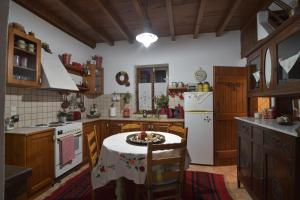 Kuchyňa alebo kuchynka v ubytovaní St. John Traditional House