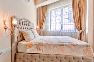 Postel nebo postele na pokoji v ubytování Fatma Sultan Oldtown Konak & Restaurant ,100Mb fast internet