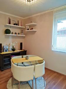 Foto dalla galleria di Vár-lak Apartman a Hévíz
