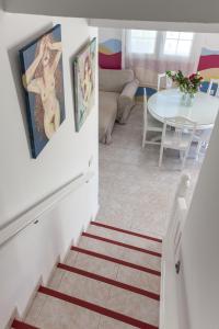 Zdjęcie z galerii obiektu Galera Beach Boutique Art Villas with Private Pools, Free Wifi & BBQ, Corralejo by Amazzzing Travel w Corralejo