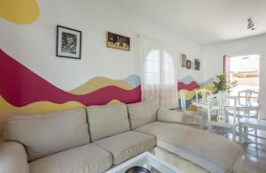 Zdjęcie z galerii obiektu Galera Beach Boutique Art Villas with Private Pools, Free Wifi & BBQ, Corralejo by Amazzzing Travel w Corralejo