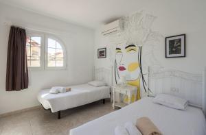 Zdjęcie z galerii obiektu Galera Beach Boutique Art Villas with Private Pools, Free Wifi & BBQ, Corralejo by Amazzzing Travel w Corralejo