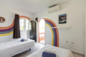 Zdjęcie z galerii obiektu Galera Beach Boutique Art Villas with Private Pools, Free Wifi & BBQ, Corralejo by Amazzzing Travel w Corralejo