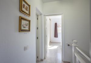 Zdjęcie z galerii obiektu Galera Beach Boutique Art Villas with Private Pools, Free Wifi & BBQ, Corralejo by Amazzzing Travel w Corralejo