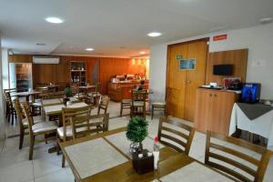 Η κουζίνα ή μικρή κουζίνα στο Flat à beira-mar de Cabo Branco