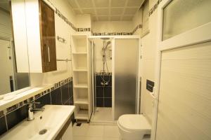 A bathroom at Zin Hotel İstanbul