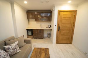 A kitchen or kitchenette at Zin Hotel İstanbul