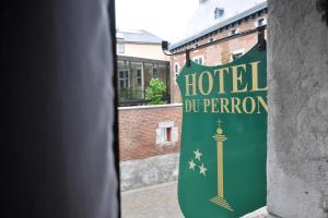 Certificato, attestato, insegna o altro documento esposto da Hôtel du Perron