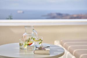 Nápoje v ubytování Lilium Hotel Santorini