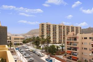 Foto dalla galleria di HomeForGuest Atico Cecilia con vistas al mar en Los Cristianos a Los Cristianos