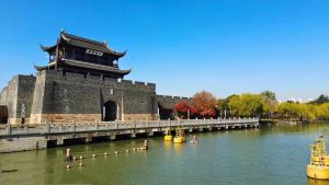 旅馆附近的河景