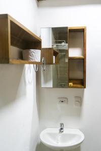 Koupelna v ubytování M1145 Aparta Loft + 37 fotografií
