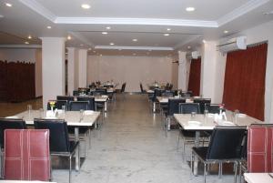 Restoranas ar kita vieta pavalgyti apgyvendinimo įstaigoje Hotel Vpn Residency