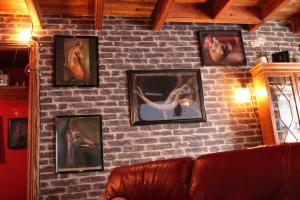 Ruang duduk di Maison de charme, d'artiste, décoration brocante