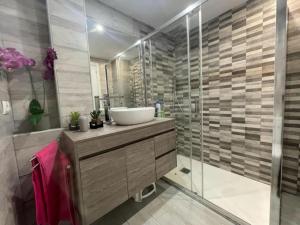 Kúpeľňa v ubytovaní Hervas Centro Apartamento IDEAL FAMILIAS 6 adultos y 2 niños-