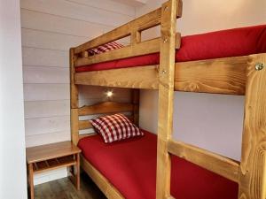 Poschodová posteľ alebo postele v izbe v ubytovaní Appartement Plagne Soleil, 2 pièces, 4 personnes - FR-1-455-118