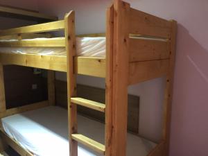 Двухъярусная кровать или двухъярусные кровати в номере Boost Your Immo Edelweiss Risoul 541