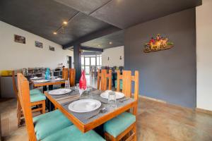 Posezení v ubytování Mountain Breeze Resort, Mahabaleshwar
