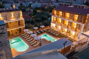 Bazén v ubytování Dandelion Suites nebo v jeho okolí