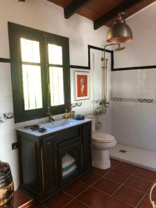 A bathroom at Mijas Pueblo paradise villa