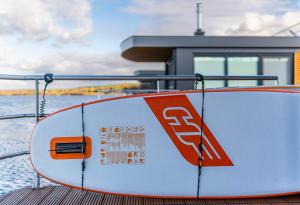 Fotografie z fotogalerie ubytování Floatinghouses Bärwalder See v destinaci Klitten