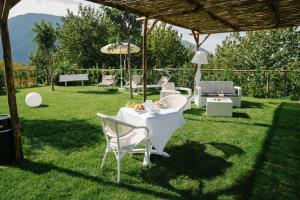 A garden outside Agriturismo Tenuta Don Carlo
