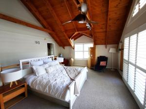 Afbeelding uit fotogalerij van Your Perfect Waterfront Escape in Bar Point +42 foto's