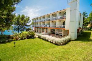 Vonkajšia záhrada v ubytovaní Centinera Apartments + 30 fotografií