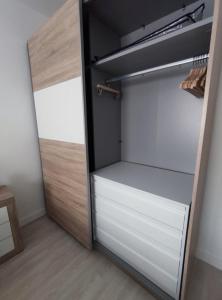 Apartamento en Alicante La Casa Azul emeletes ágyai egy szobában