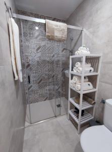 A bathroom at Apartamento en Alicante La Casa Azul
